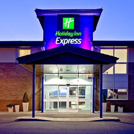 Holiday Inn Express Shrewsbury By Ihg Екстериор снимка