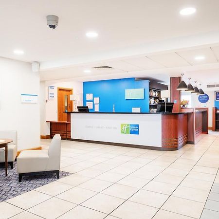 Holiday Inn Express Shrewsbury By Ihg Екстериор снимка