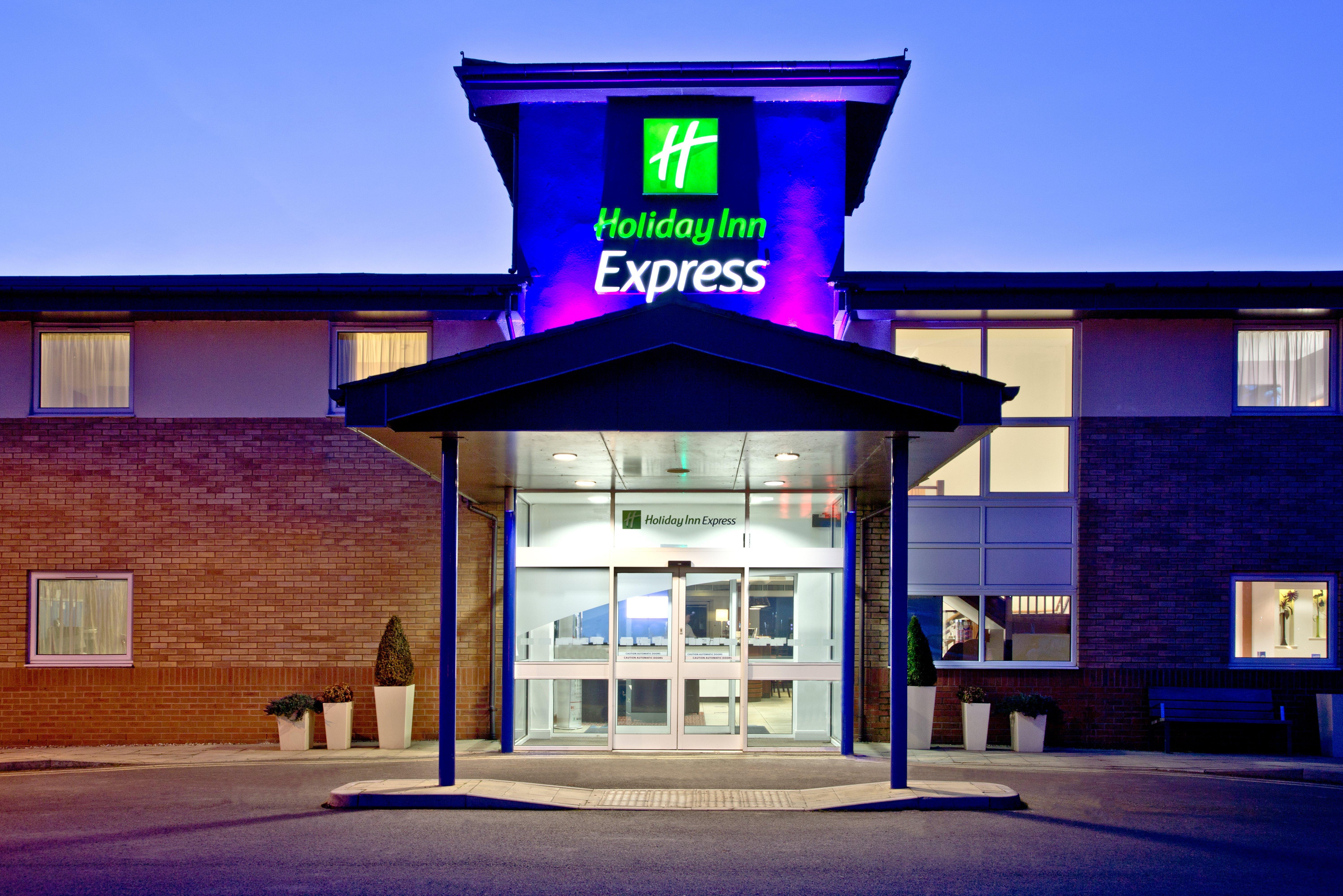 Holiday Inn Express Shrewsbury By Ihg Екстериор снимка