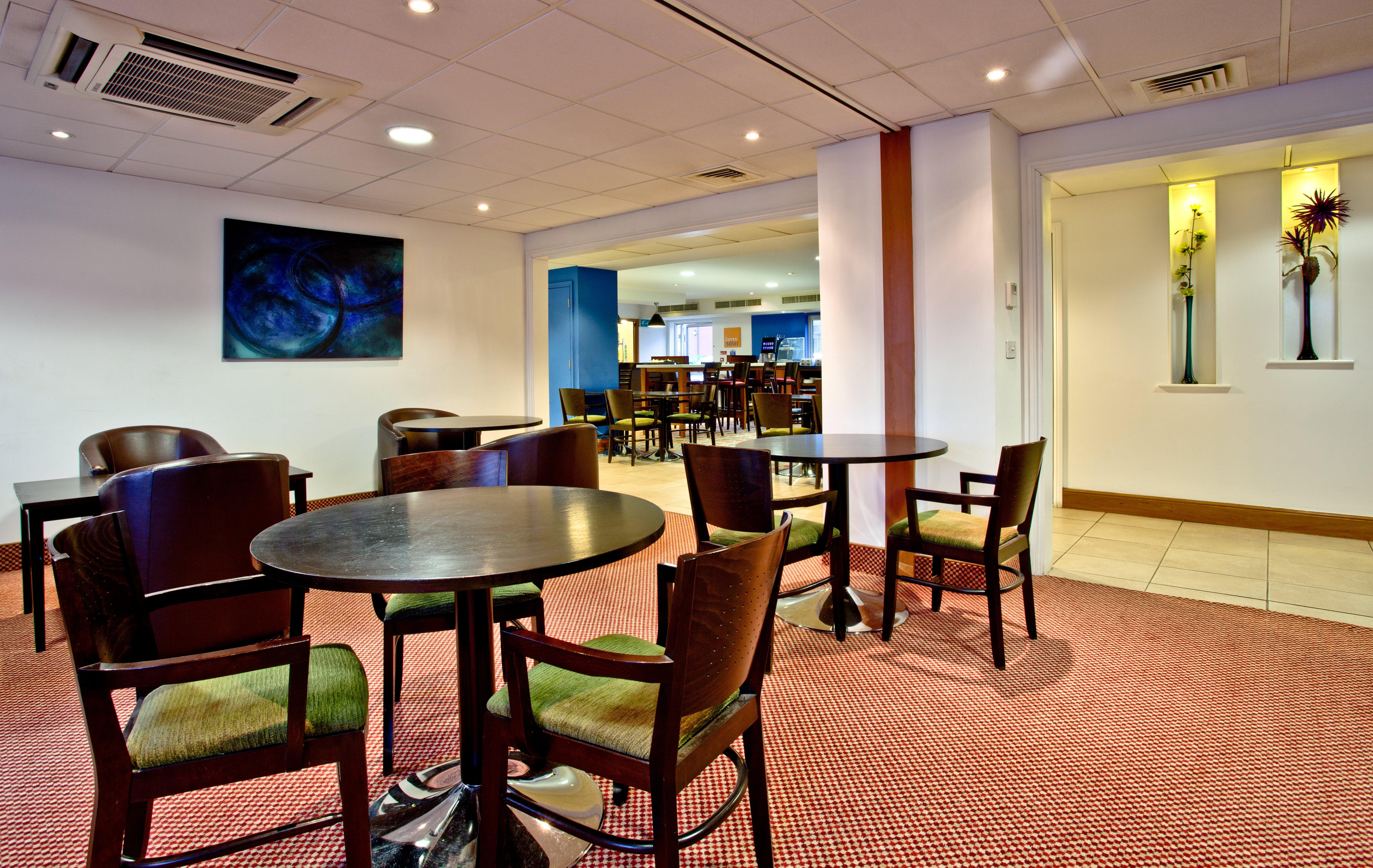 Holiday Inn Express Shrewsbury By Ihg Екстериор снимка