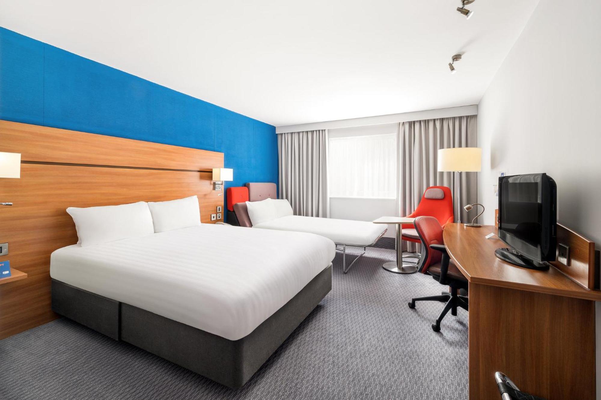 Holiday Inn Express Shrewsbury By Ihg Екстериор снимка