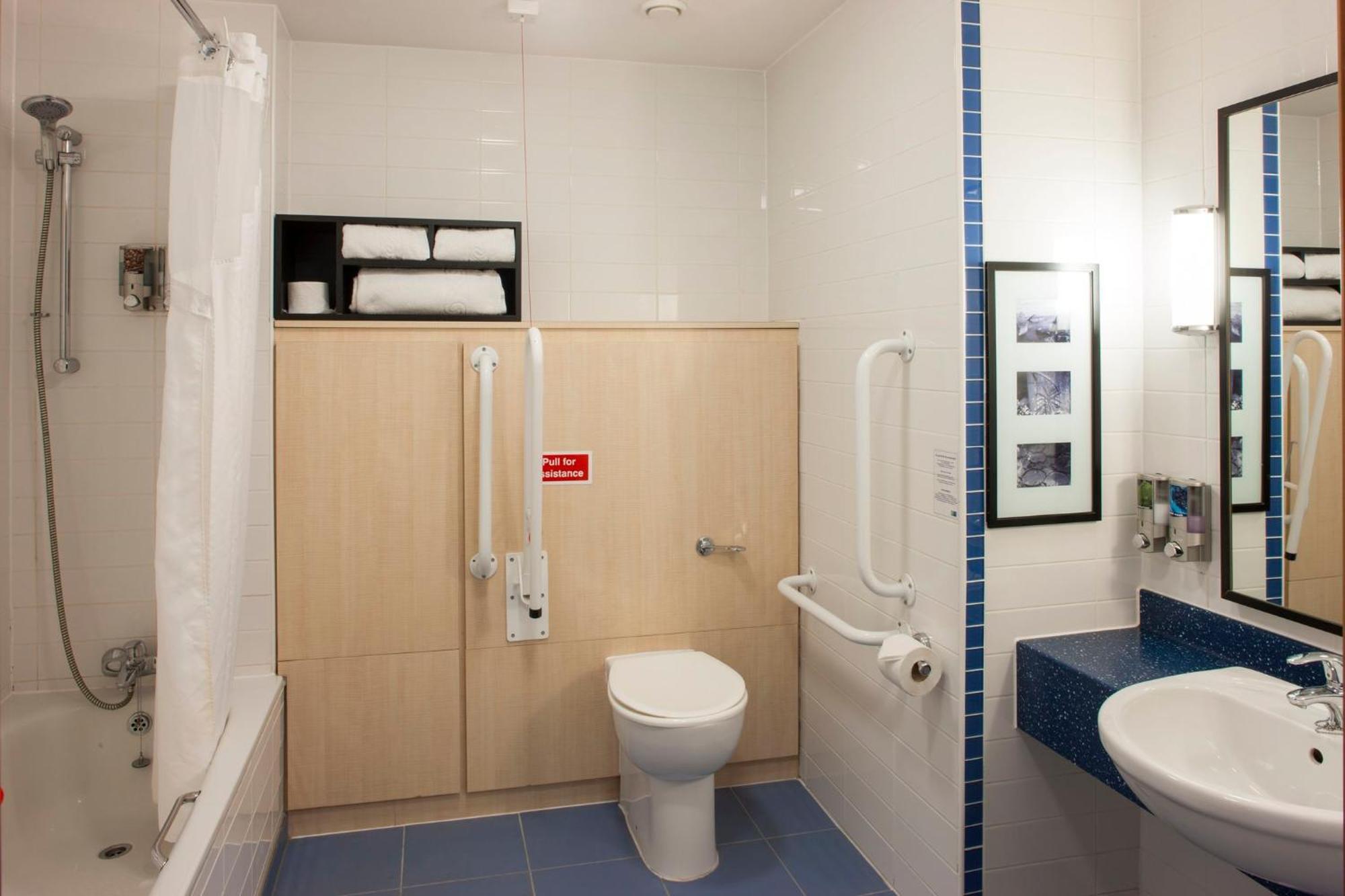 Holiday Inn Express Shrewsbury By Ihg Екстериор снимка