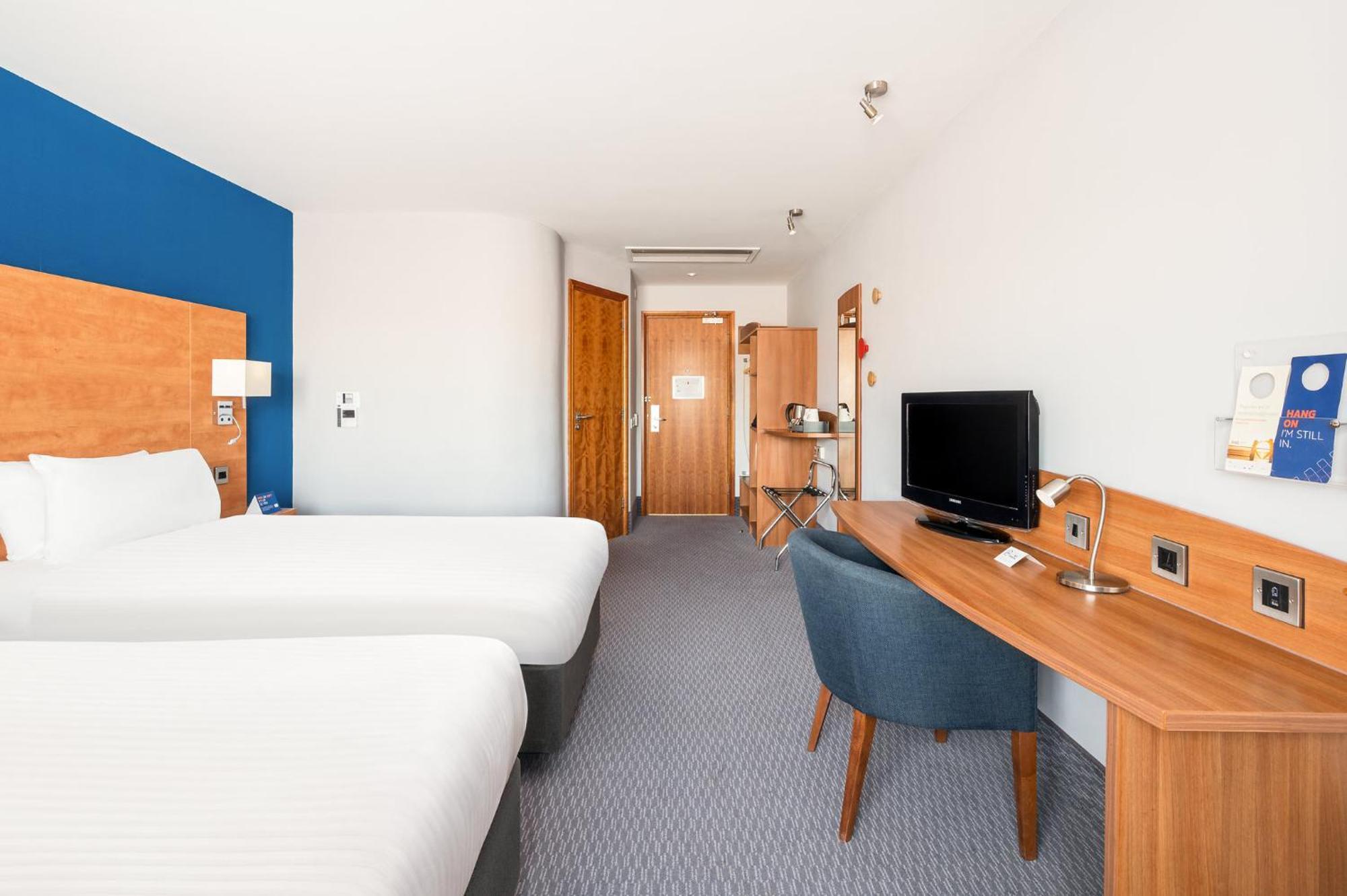 Holiday Inn Express Shrewsbury By Ihg Екстериор снимка