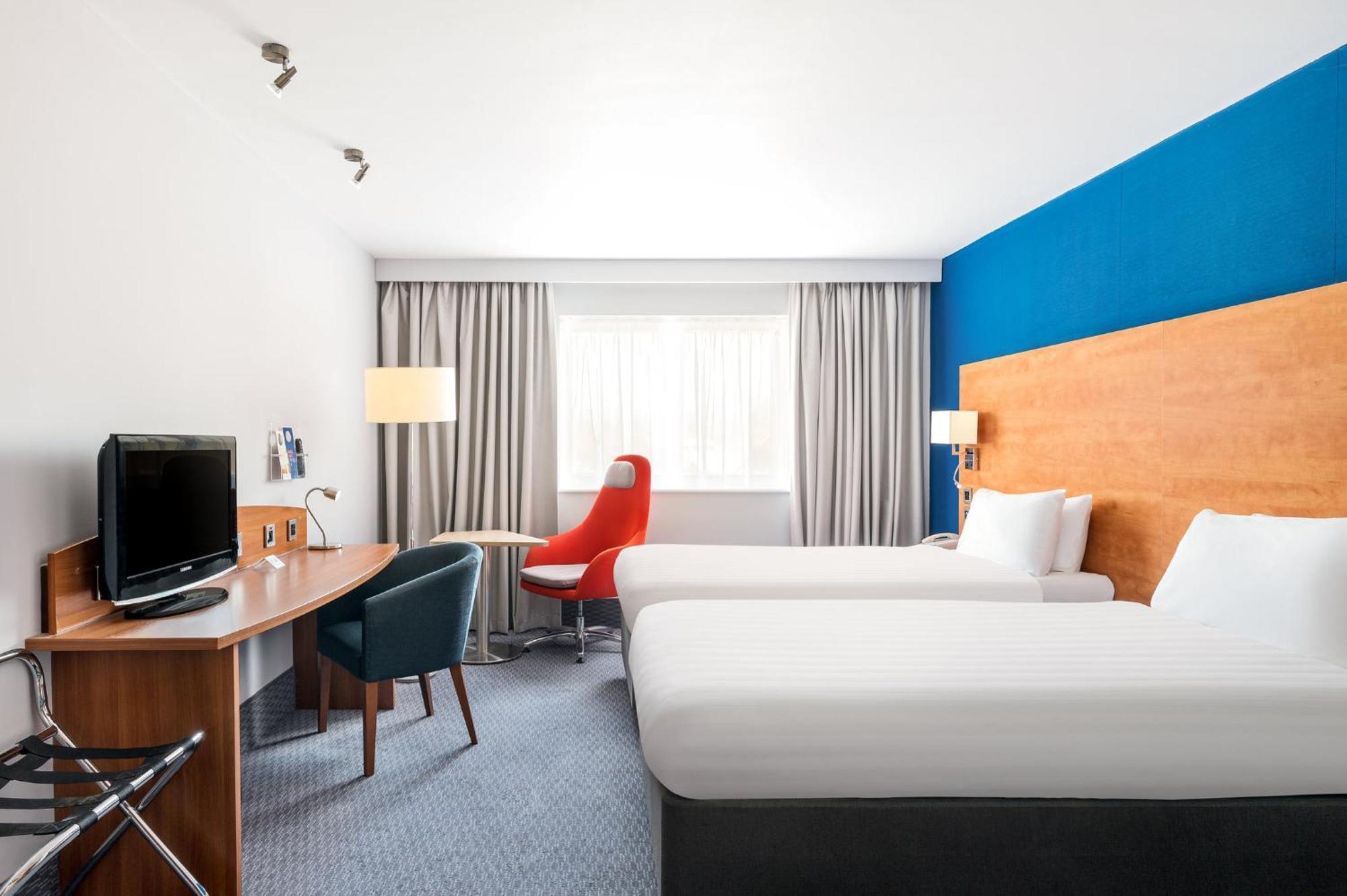 Holiday Inn Express Shrewsbury By Ihg Екстериор снимка
