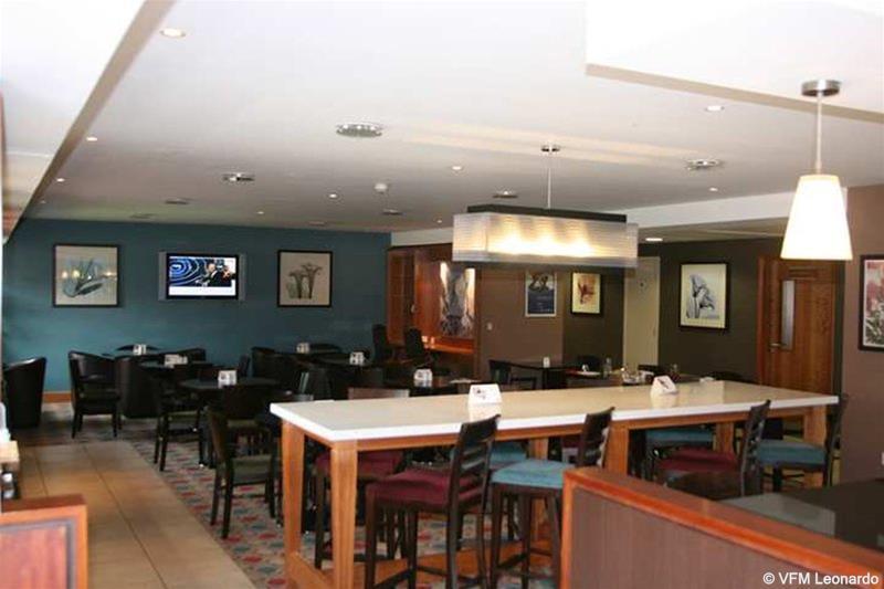 Holiday Inn Express Shrewsbury By Ihg Ресторант снимка