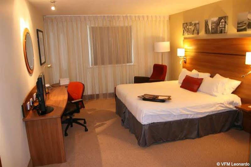 Holiday Inn Express Shrewsbury By Ihg Екстериор снимка